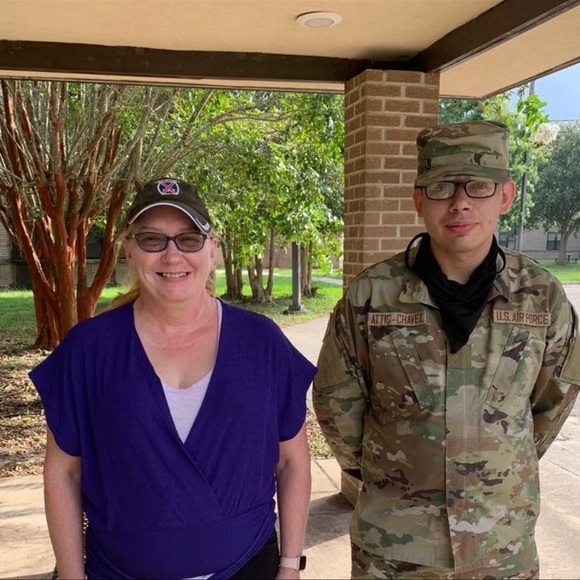 Meet your Posher, Lisa - Picture 6 of 15